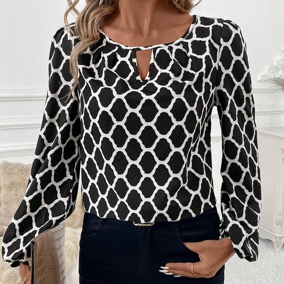 Black & White Casual Women's Keyhole Neck All Over Print Hollow Out Blouse - Picture 3 of 8